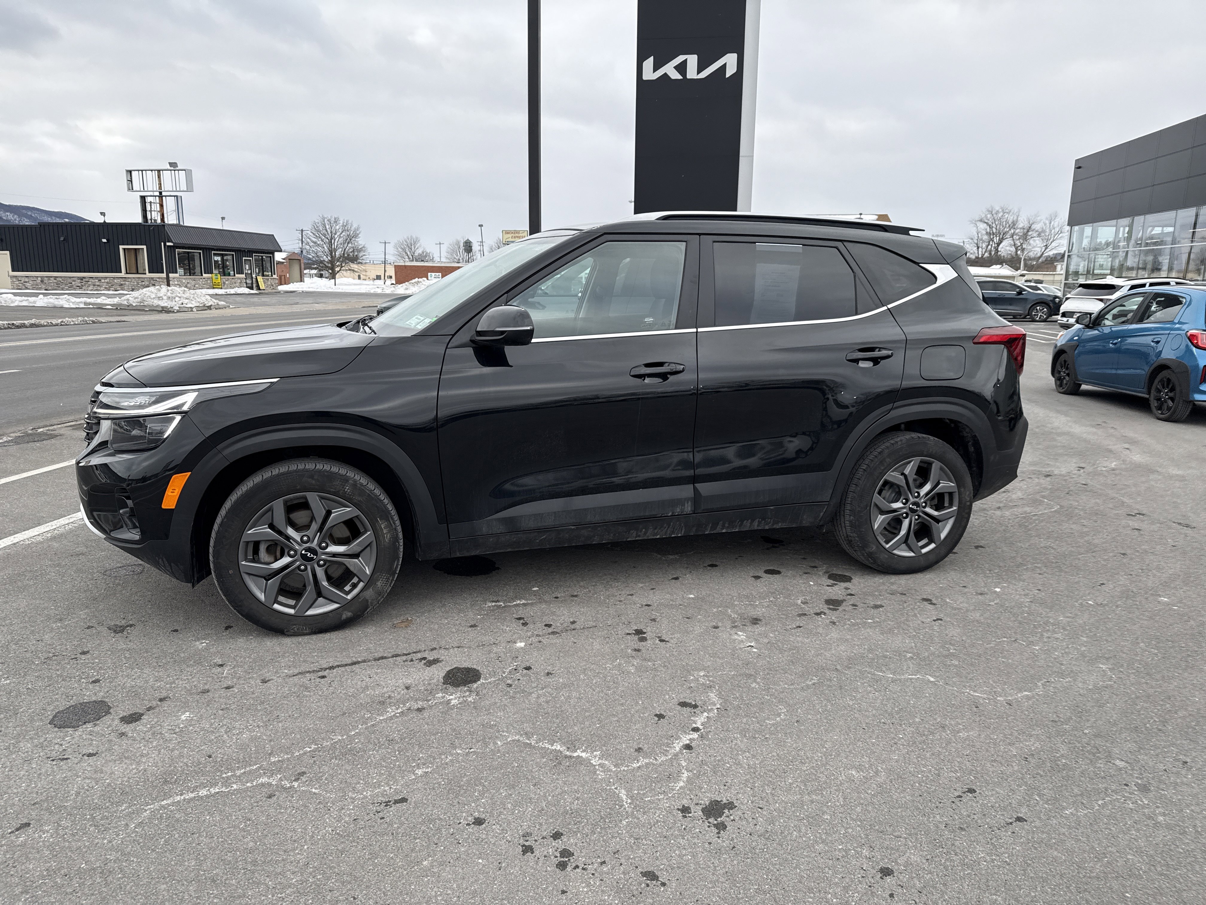 Certified 2024 Kia Seltos S image 7