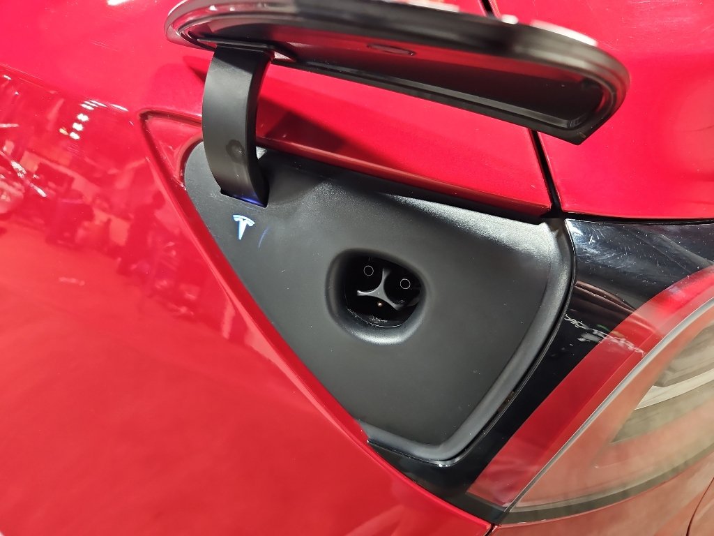 Used 2022 Tesla Model Y Long Range AWD/4WD image 5