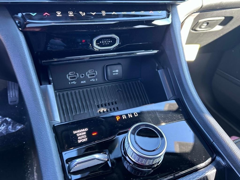 New 2026 Jeep Grand Cherokee Limited AWD/4WD image 8