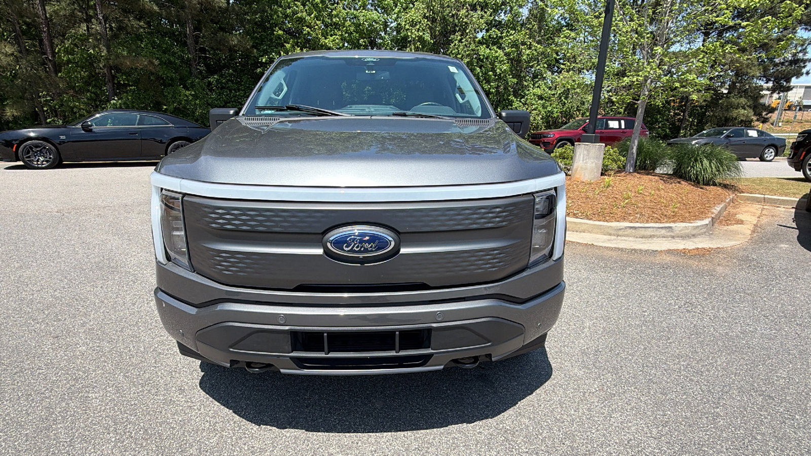 Used 2022 Ford F150 Lightning XLT AWD/4WD image 3