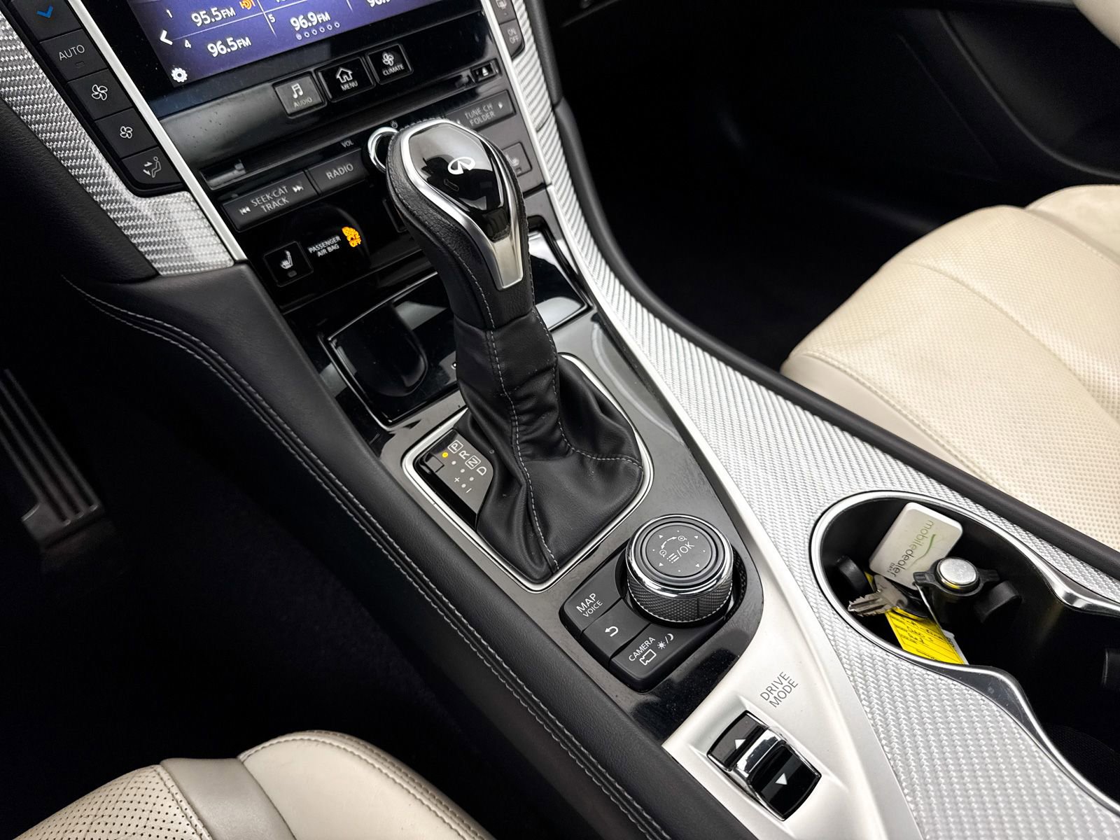 Used 2017 INFINITI Q60 Red Sport 400 RWD image 27