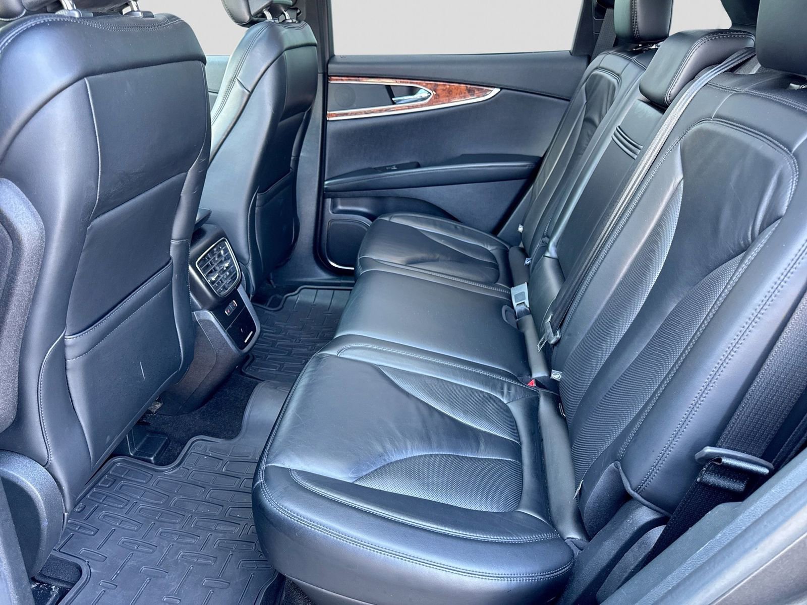 Used 2019 Lincoln Nautilus Select image 5