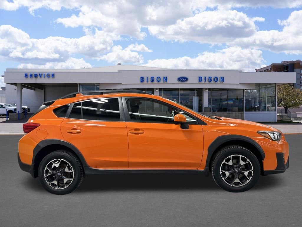 Used 2020 Subaru Crosstrek 2.0i Premium w/ Moonroof Package 1 AWD/4WD image 2