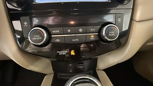 Used 2017 Nissan Rogue SL AWD/4WD image 23