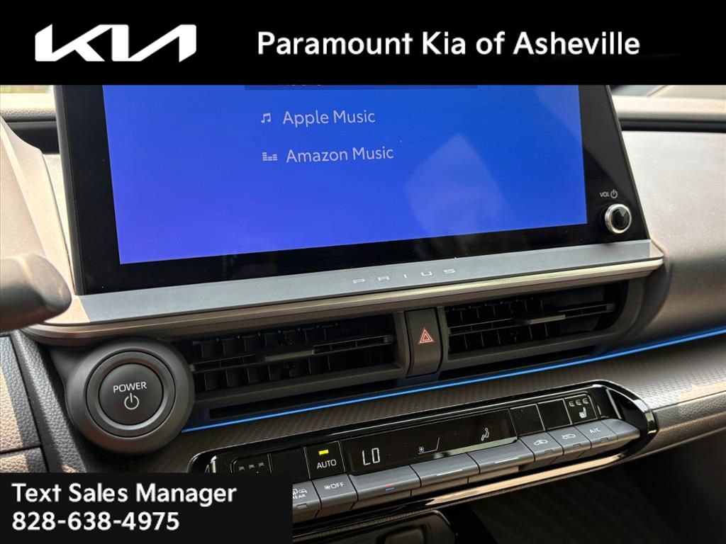 Used 2024 Toyota Prius XLE FWD image 11