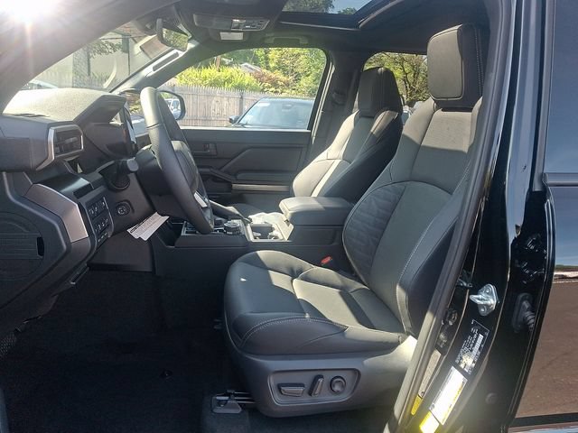 Used 2025 Toyota 4Runner TRD Off-Road Premium AWD/4WD image 14