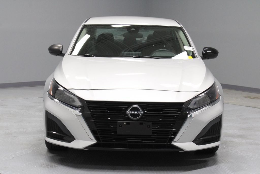 Certified 2024 Nissan Altima 2.5 SV FWD image 5