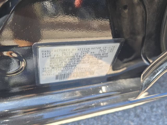 Used 2024 Nissan Versa SR FWD image 31