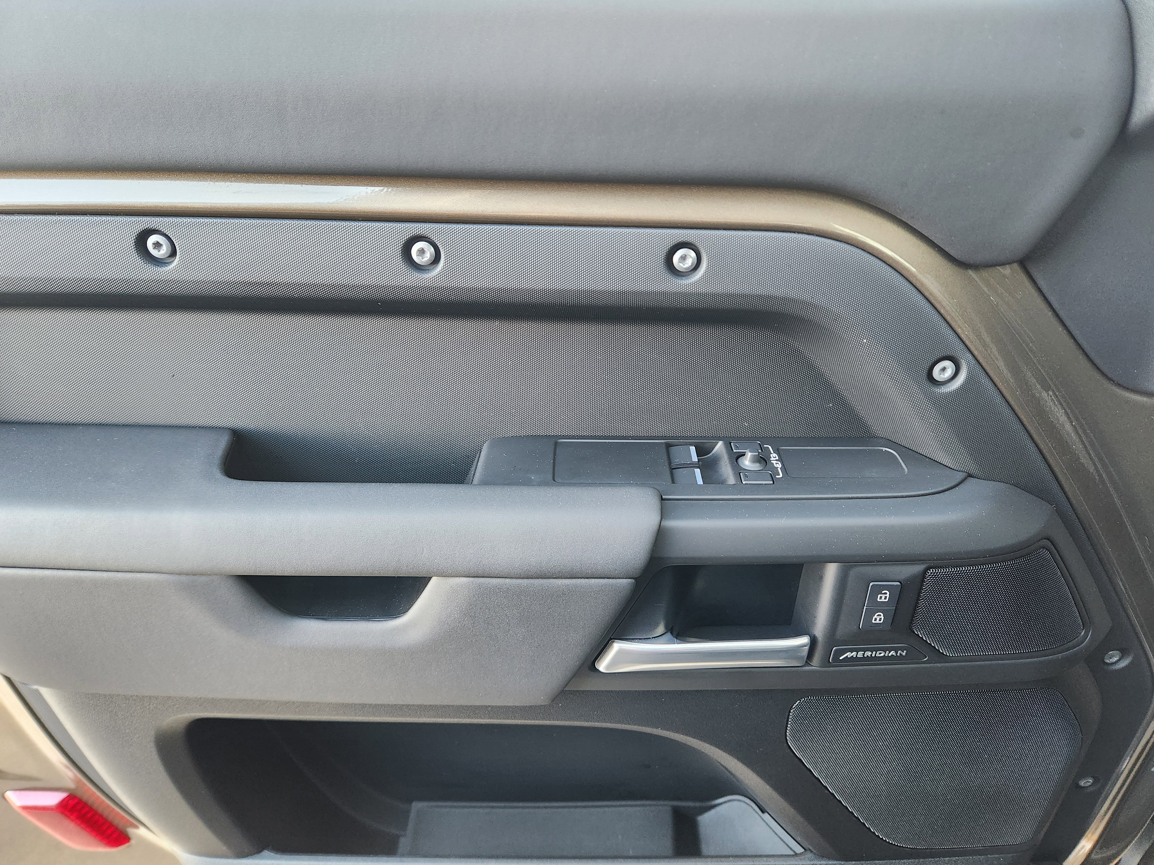 Certified 2025 Land Rover Defender 90 S image 23