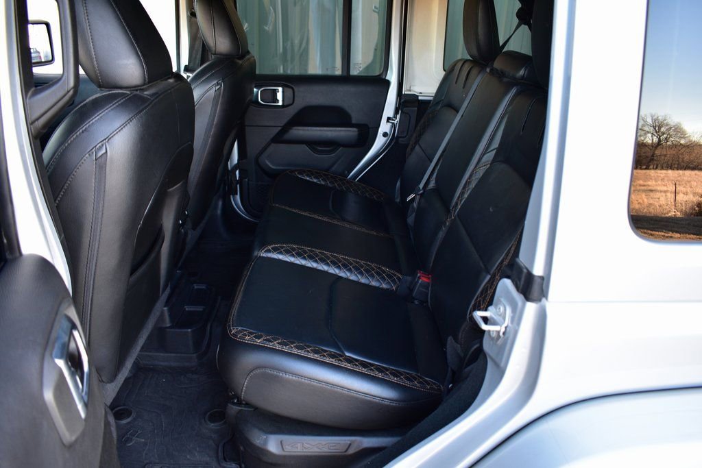 Used 2022 Jeep Wrangler Unlimited Sahara image 21