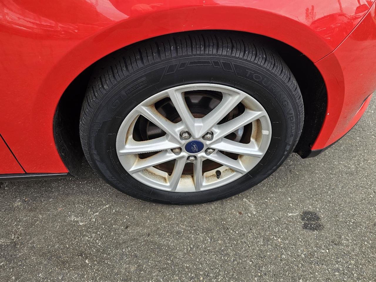 Used 2015 Ford Focus SE FWD image 14