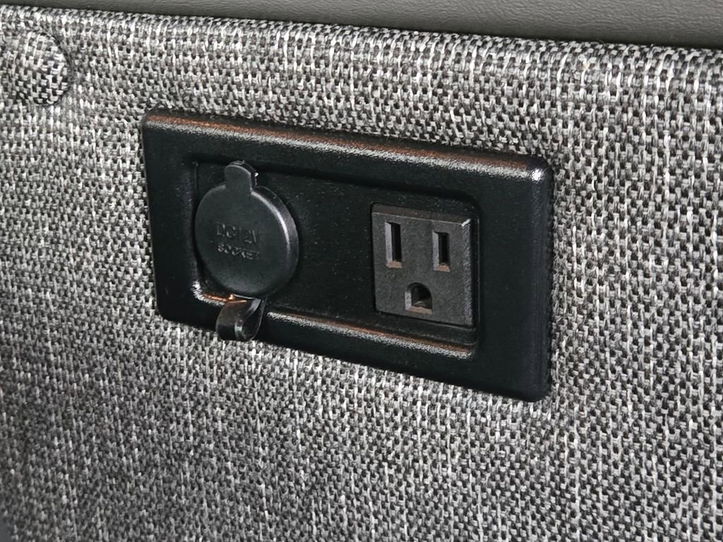 Used 2021 Mercedes-Benz Sprinter 2500 image 18