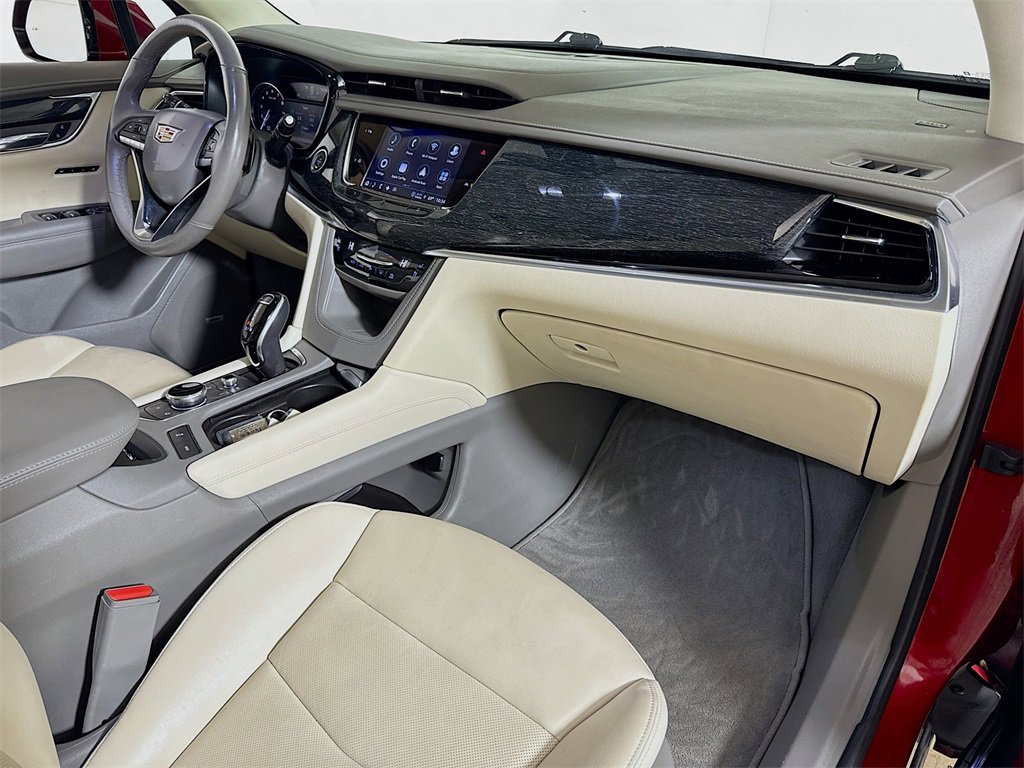 Used 2022 Cadillac XT6 Premium Luxury image 29