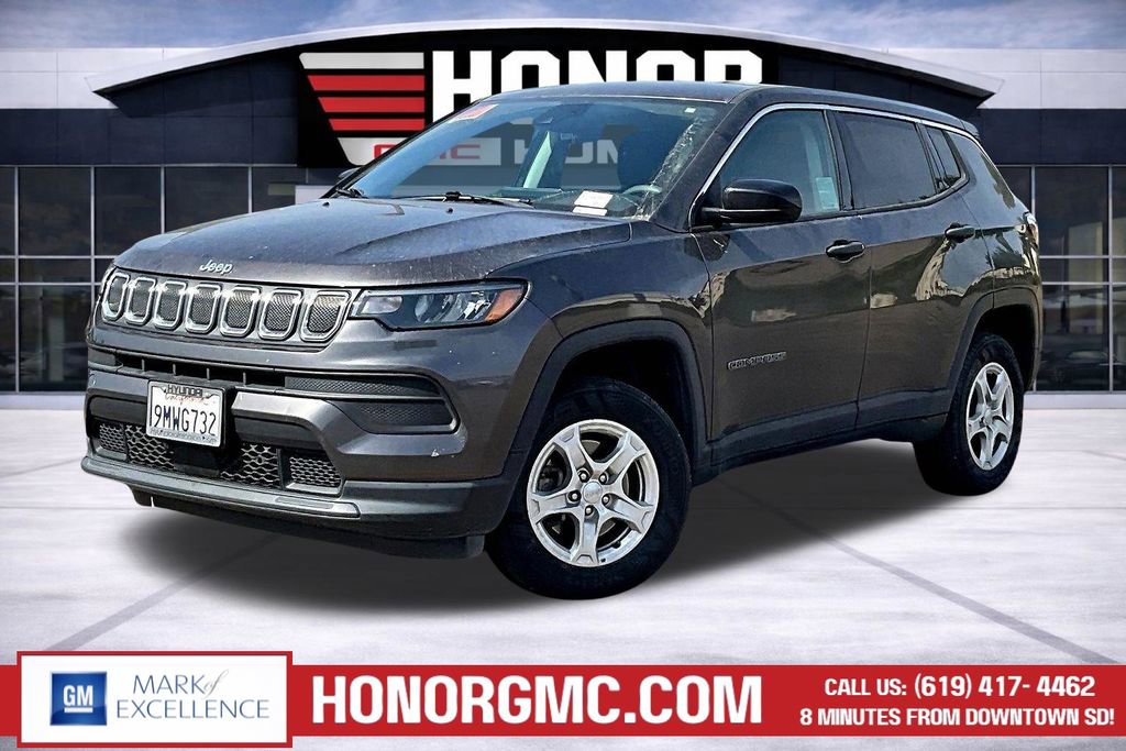 Used 2022 Jeep Compass Sport image 3