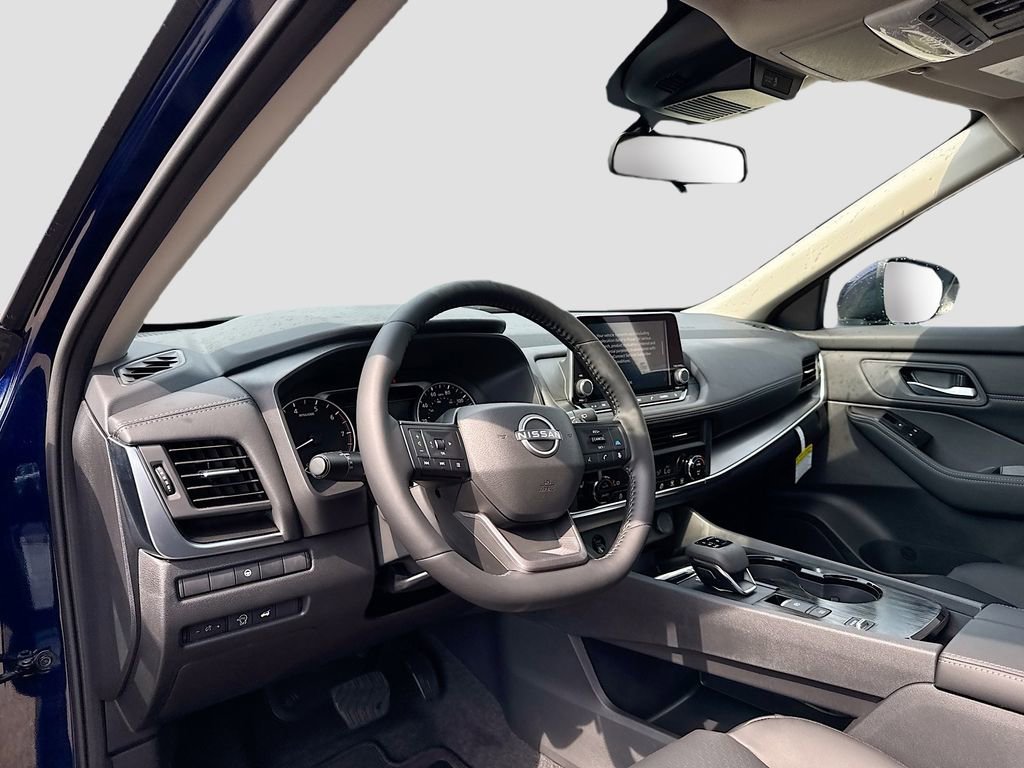 Used 2025 Nissan Rogue SV w/ SV Premium Package image 8