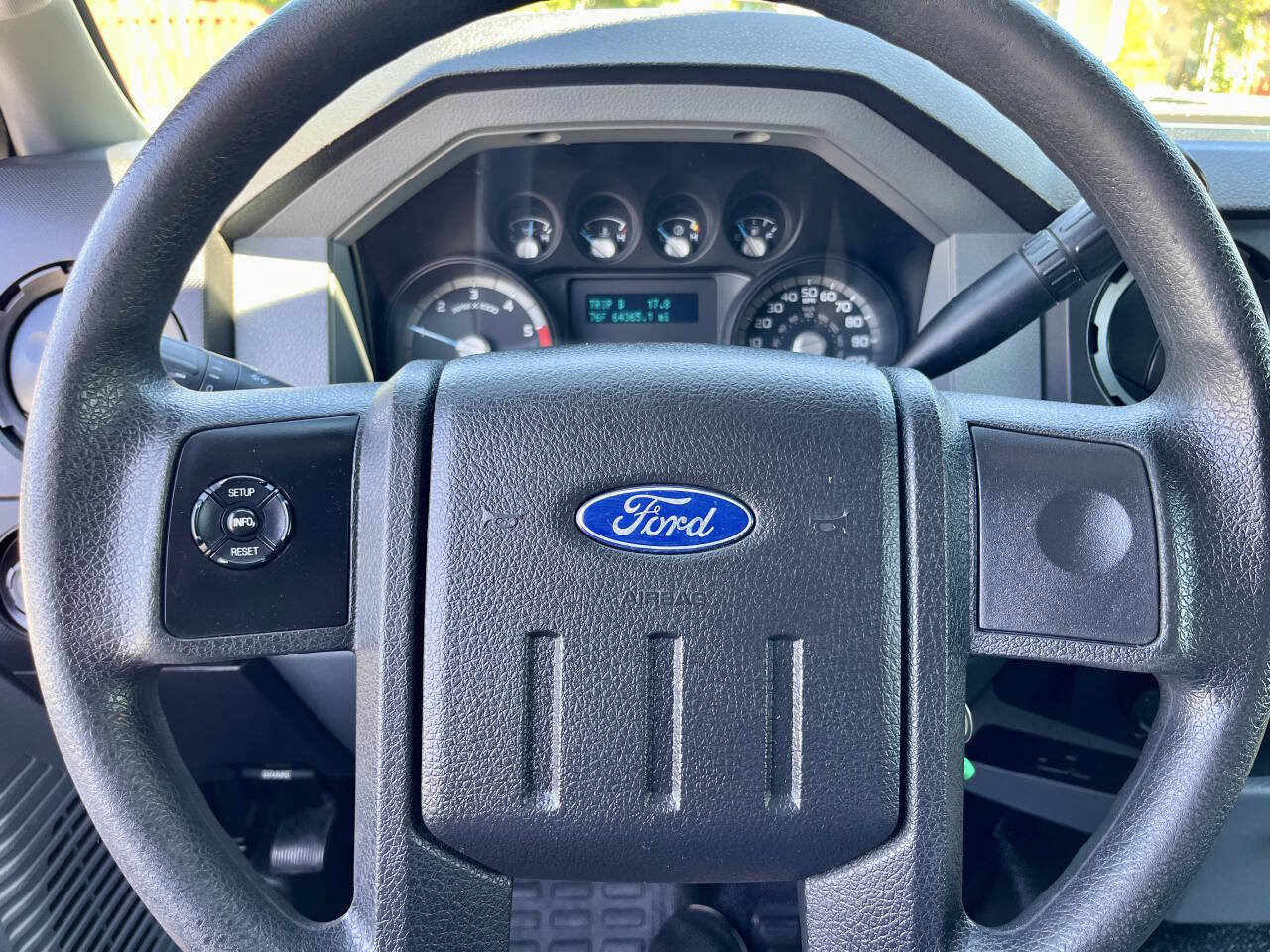Used 2014 Ford F550 2WD Regular Cab Super Duty image 19