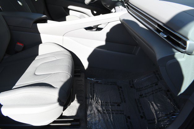 Used 2023 Hyundai Elantra SEL w/ Convenience Package image 25