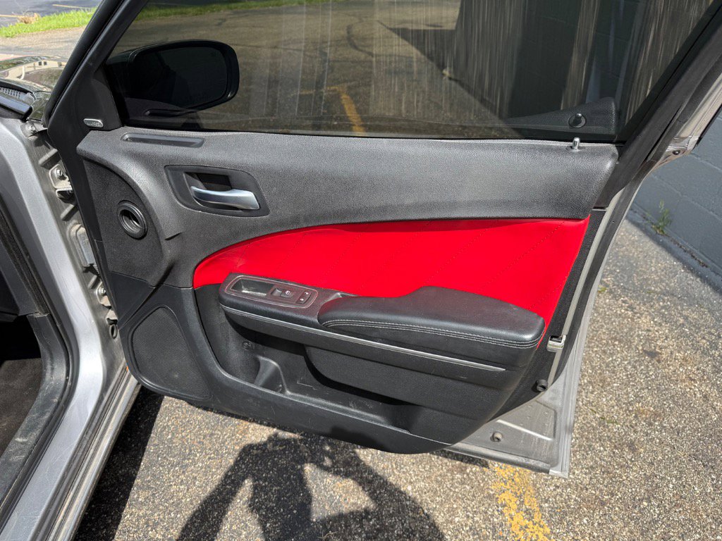 Used 2016 Dodge Charger SXT image 8