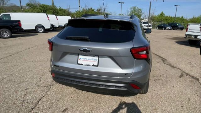 New 2026 Chevrolet Trax LT w/ Driver Confidence Package FWD image 9