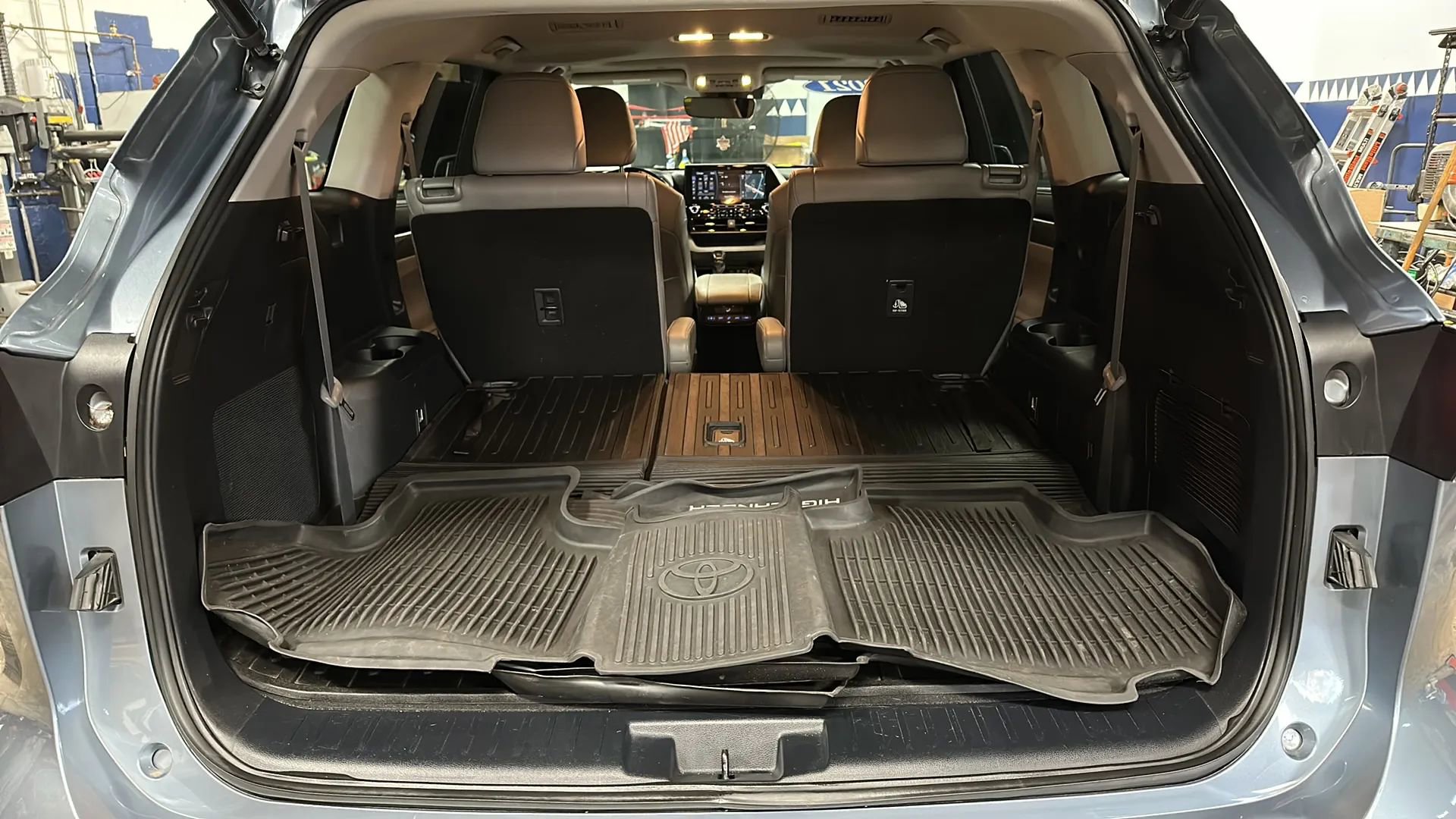 Used 2021 Toyota Highlander Limited image 15