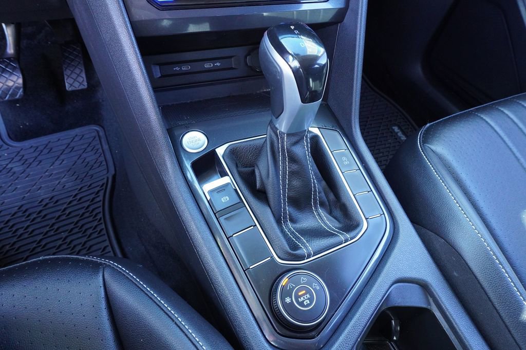 Used 2022 Volkswagen Tiguan SE AWD/4WD image 18