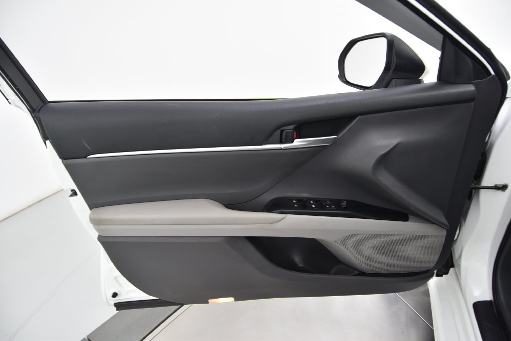 Used 2018 Toyota Camry SE FWD image 31