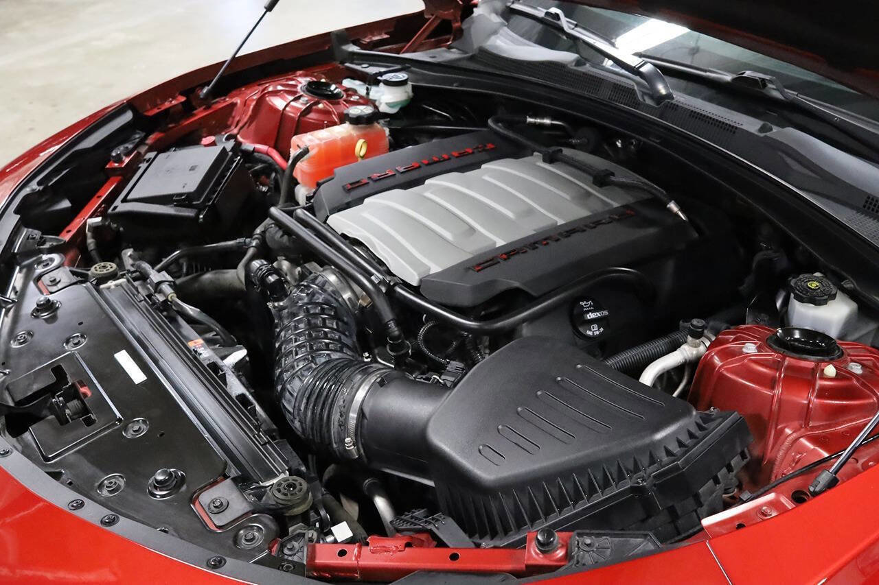 Used 2016 Chevrolet Camaro SS image 28