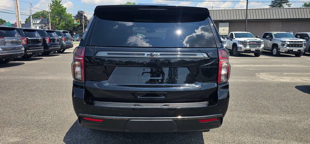 Certified 2022 Chevrolet Tahoe Z71 w/ Luxury Package AWD/4WD image 8