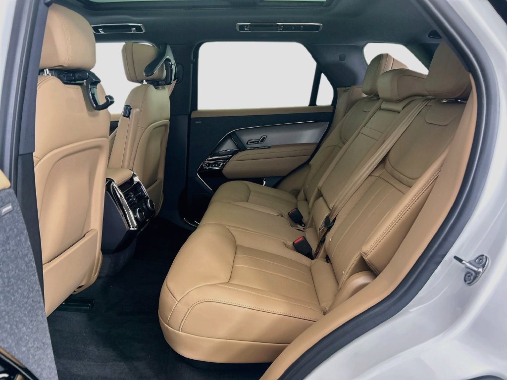 New 2027 Land Rover Range Rover Sport SE AWD/4WD image 20