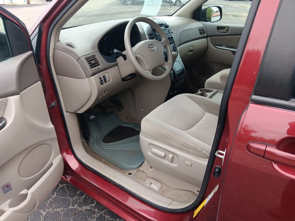 Used 2008 Toyota Sienna CE FWD image 24