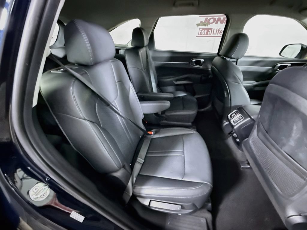 Certified 2023 Kia Sorento EX AWD/4WD image 32