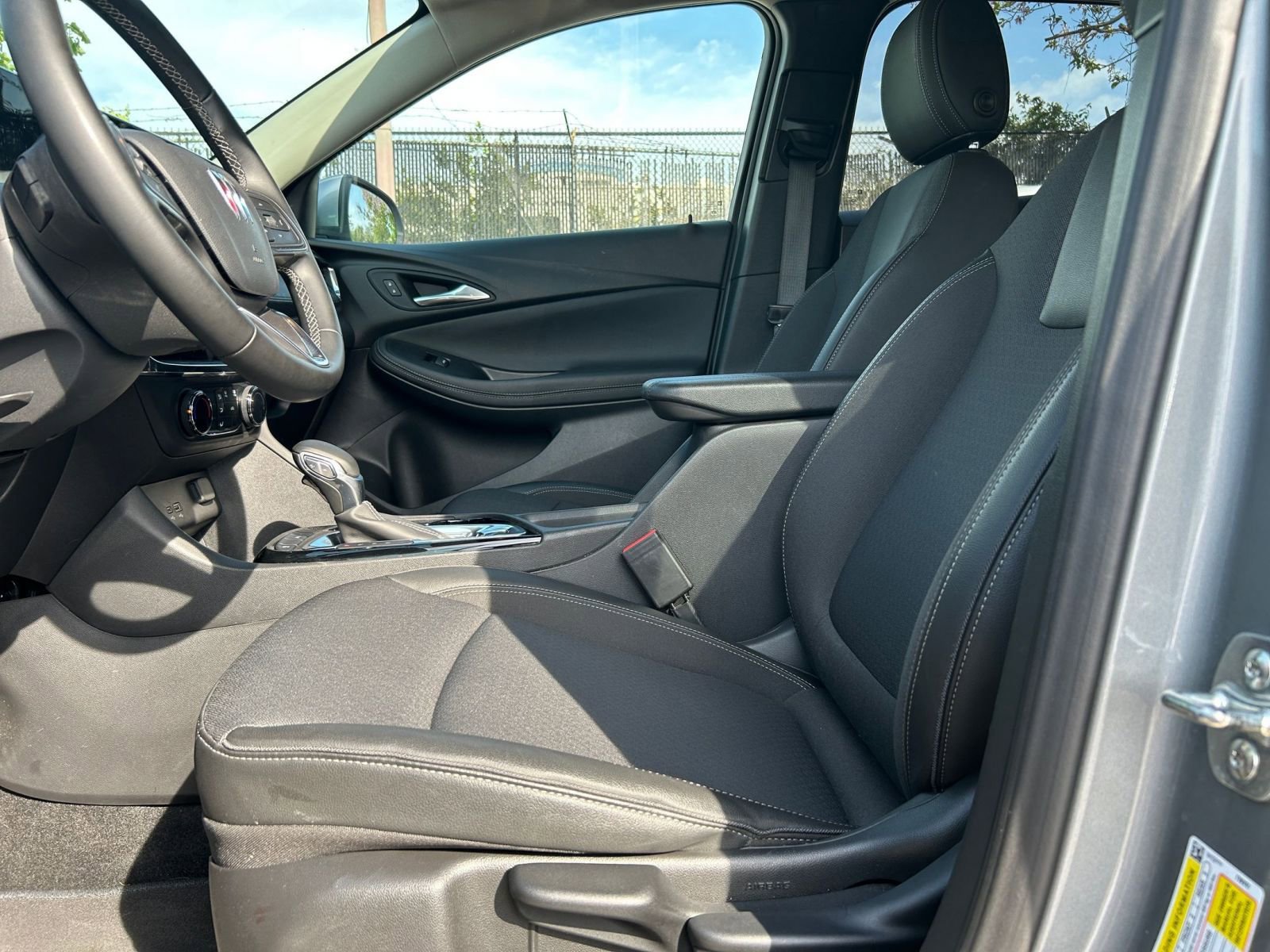 Used 2025 Buick Encore GX Preferred FWD image 22