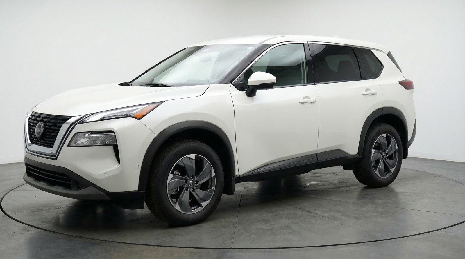 Used 2025 Nissan Rogue SV image 3