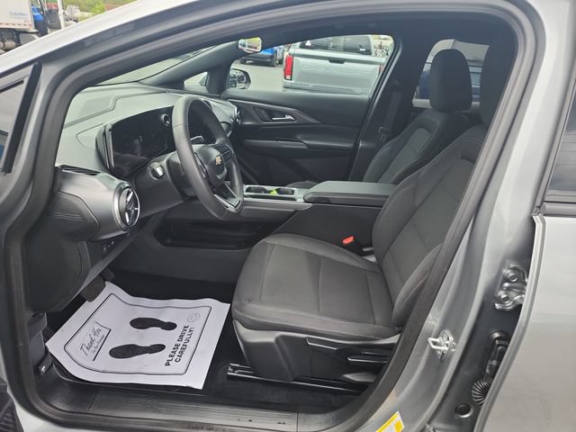 Used 2026 Chevrolet Equinox EV LT FWD image 9