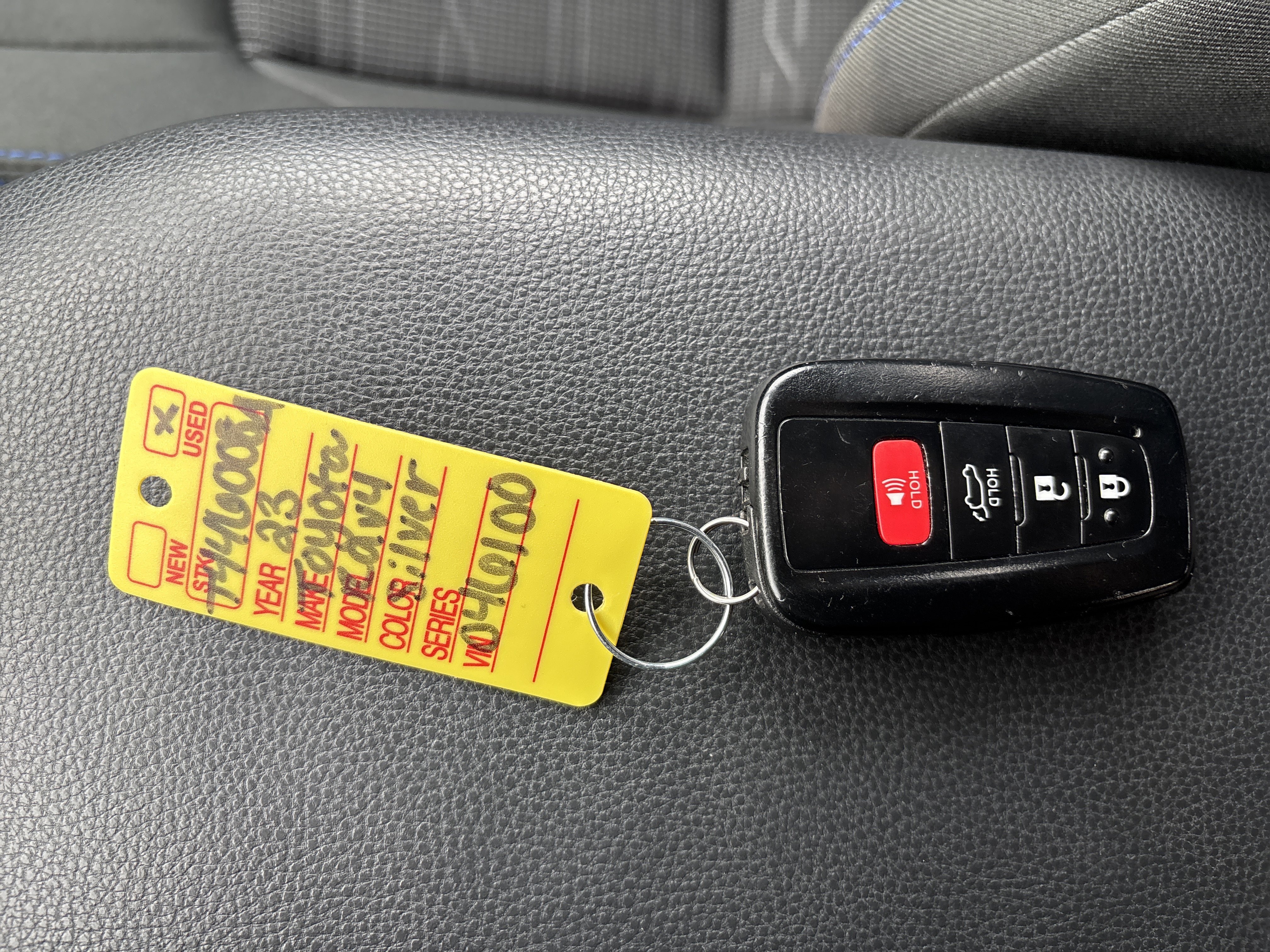 Used 2023 Toyota RAV4 SE w/ Convenience Package image 30