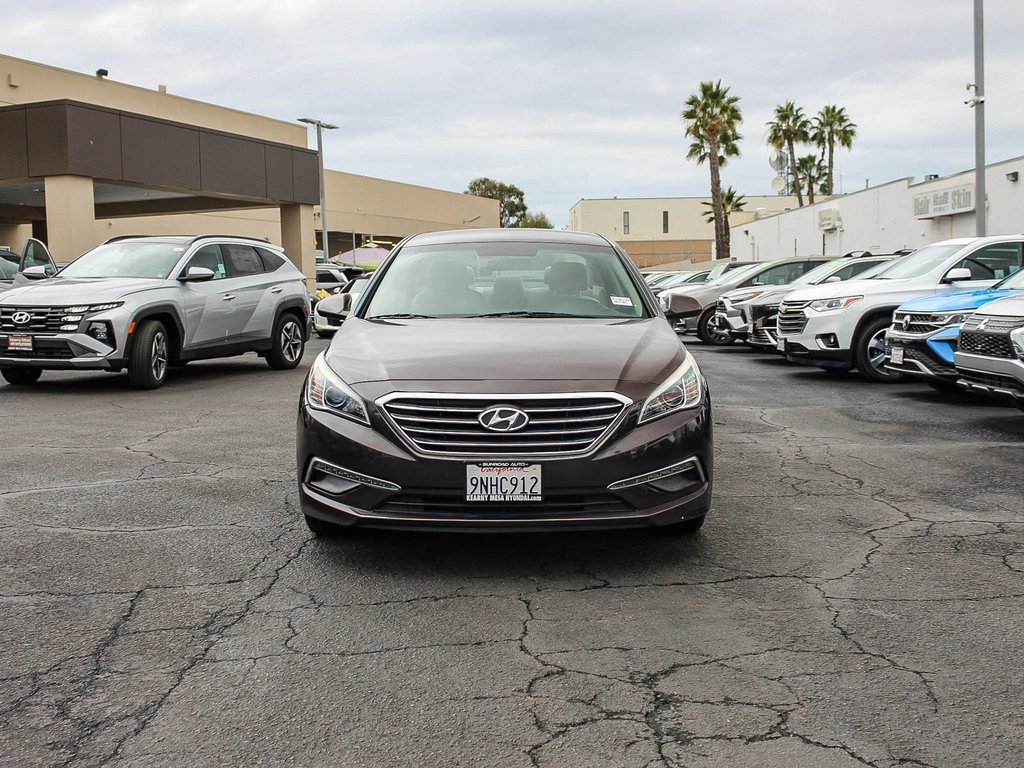 Used 2015 Hyundai Sonata SE image 2