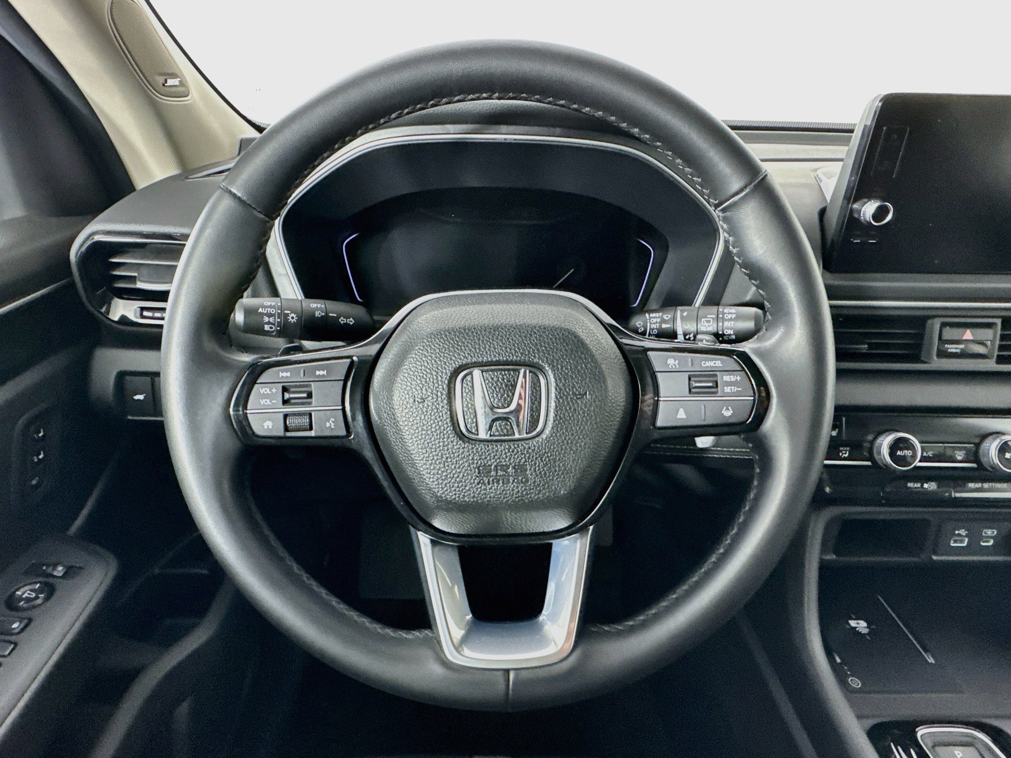Certified 2025 Honda Pilot Touring image 11