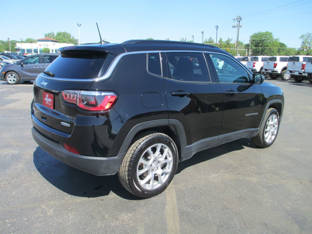 Used 2023 Jeep Compass Latitude AWD/4WD image 6