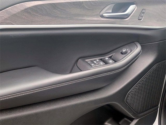 Used 2023 Jeep Grand Cherokee Limited image 10