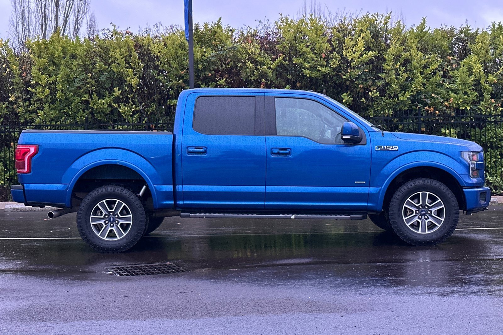 Used 2017 Ford F150 Lariat image 3