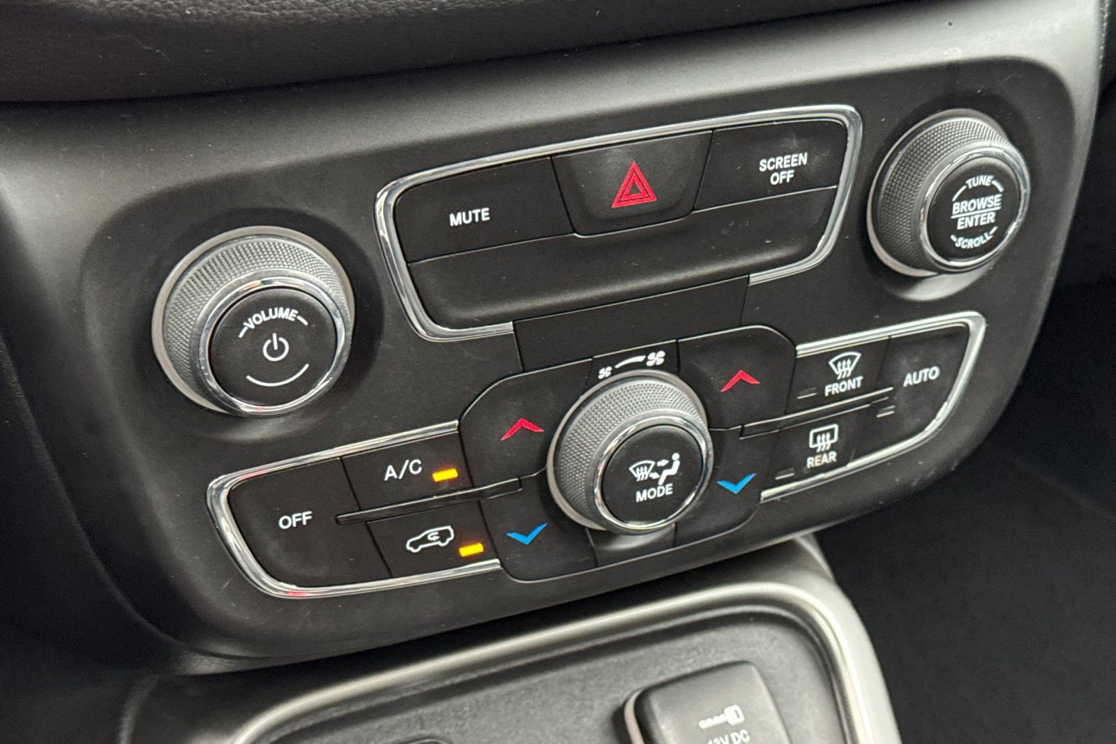 Used 2018 Jeep Compass Latitude w/ Popular Equipment Group image 22