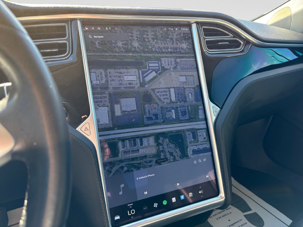 Used 2015 Tesla Model S 70D AWD/4WD image 21