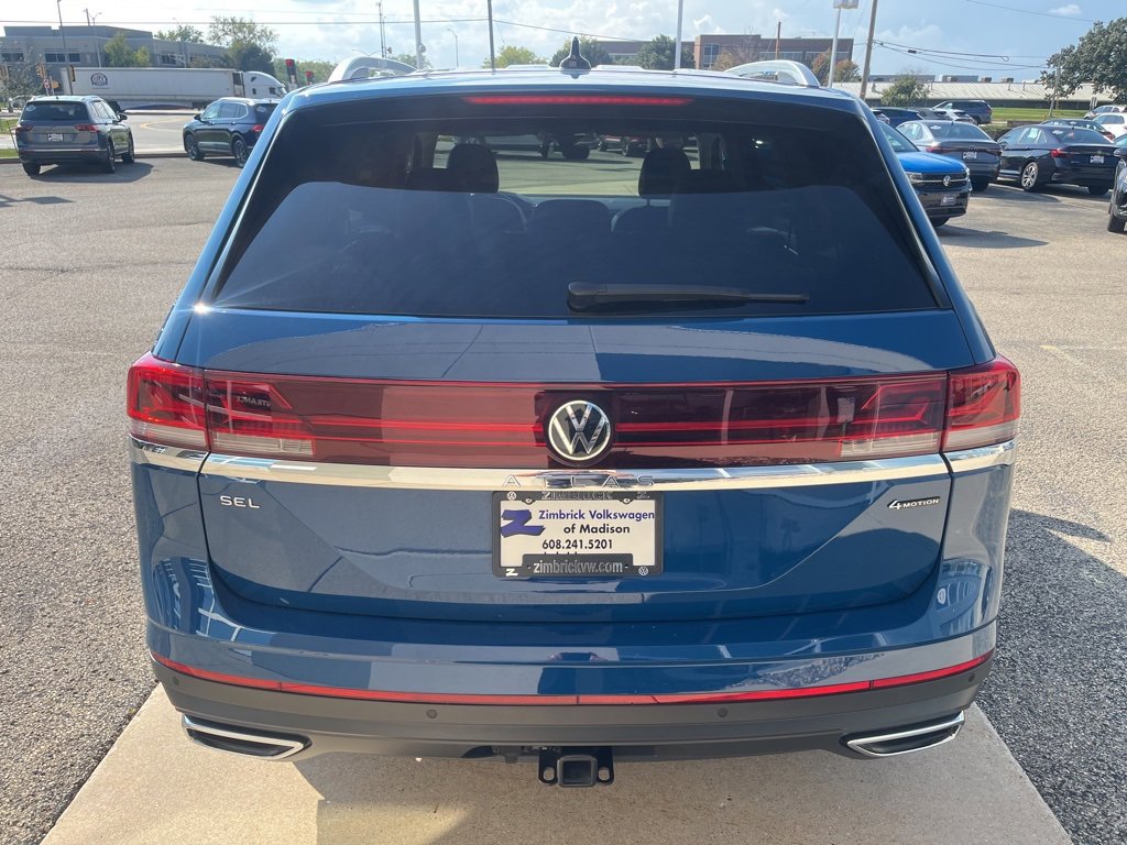 Certified 2025 Volkswagen Atlas SEL image 8