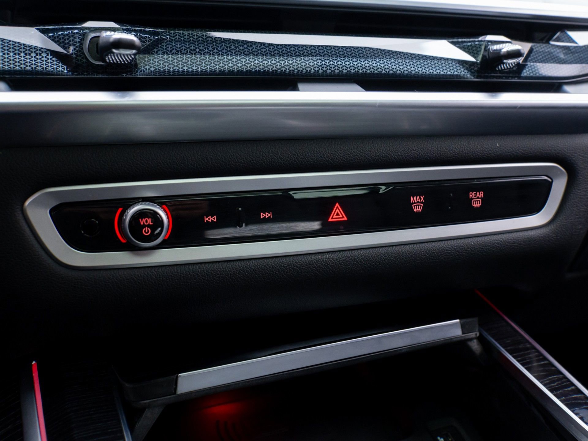 Certified 2025 BMW X7 xDrive40i image 28