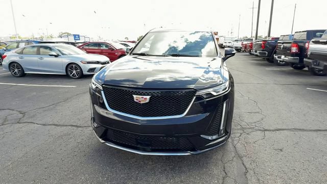 Used 2024 Cadillac XT6 Sport w/ Technology Package AWD/4WD image 3
