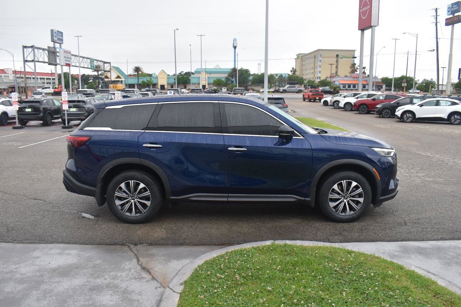 Used 2023 INFINITI QX60 Pure FWD image 15