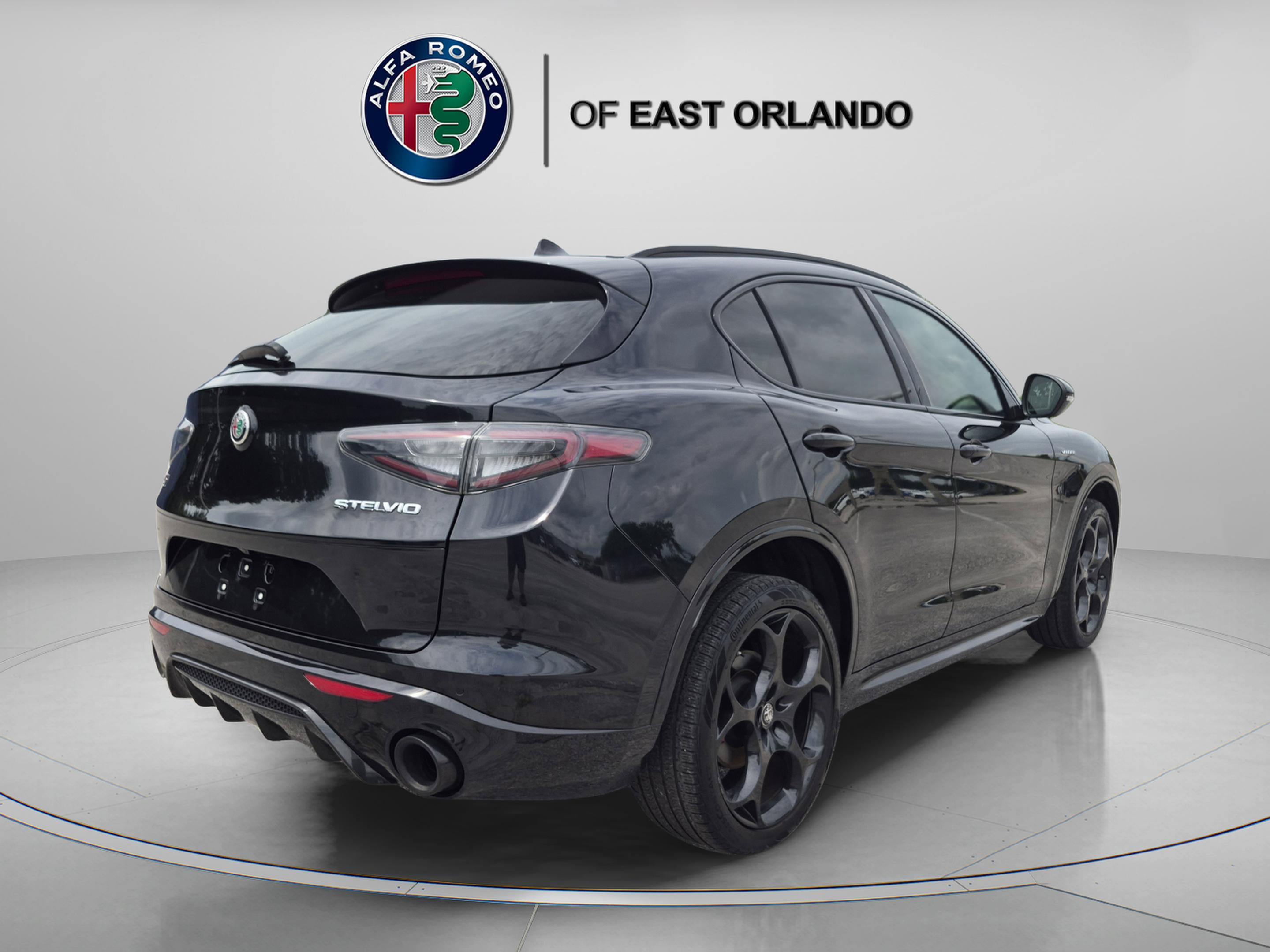 Used 2024 Alfa Romeo Stelvio Veloce AWD/4WD image 7