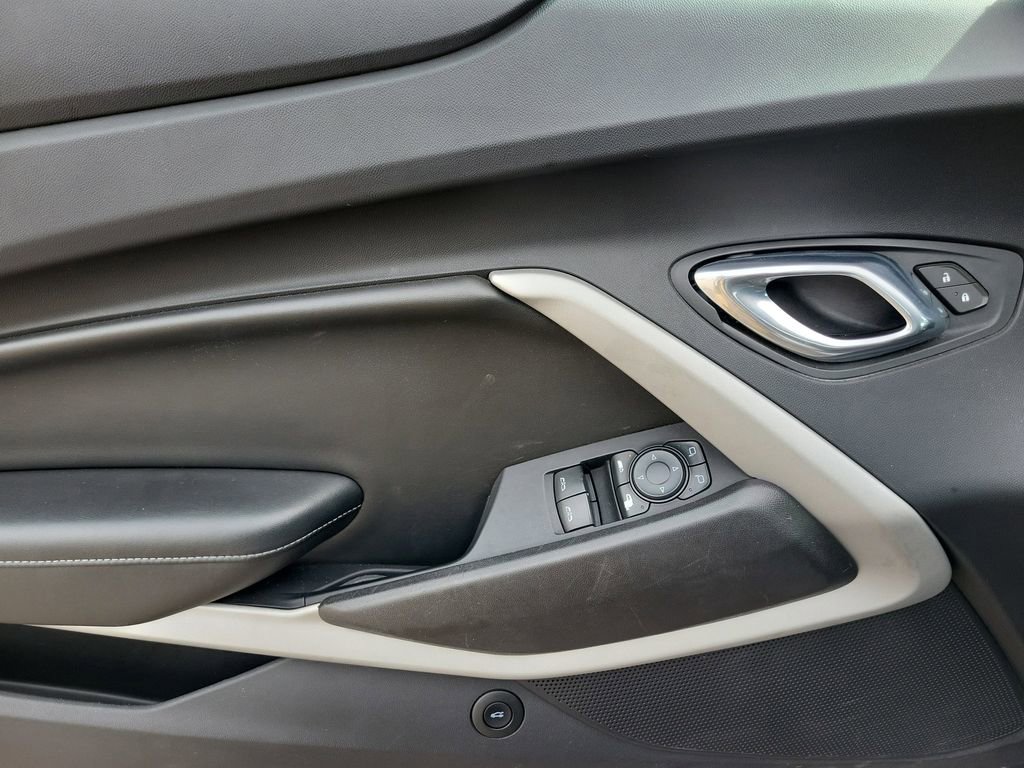 Used 2020 Chevrolet Camaro LT RWD image 10