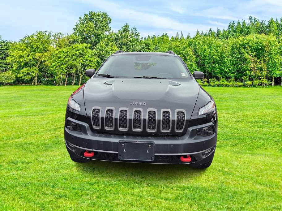 Used 2018 Jeep Cherokee Trailhawk AWD/4WD image 3