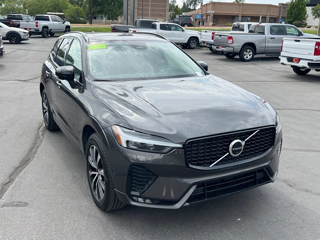 Used 2025 Volvo XC60 B5 Plus w/ Climate Package AWD/4WD image 4